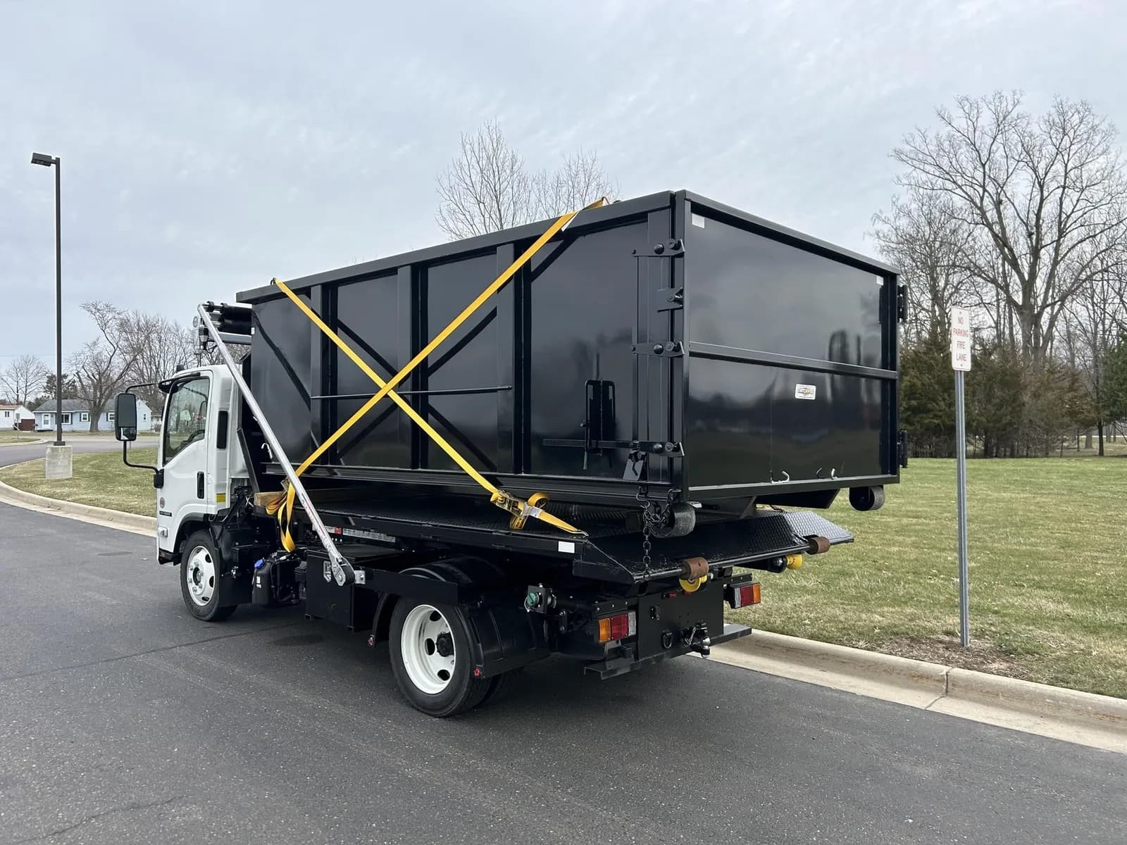 2025 Isuzu NRR - Garbage