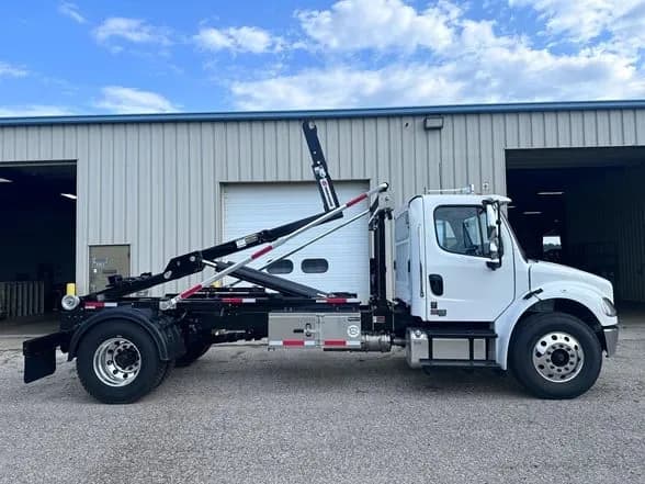 2025 Freightliner Business Class M2 - Utility