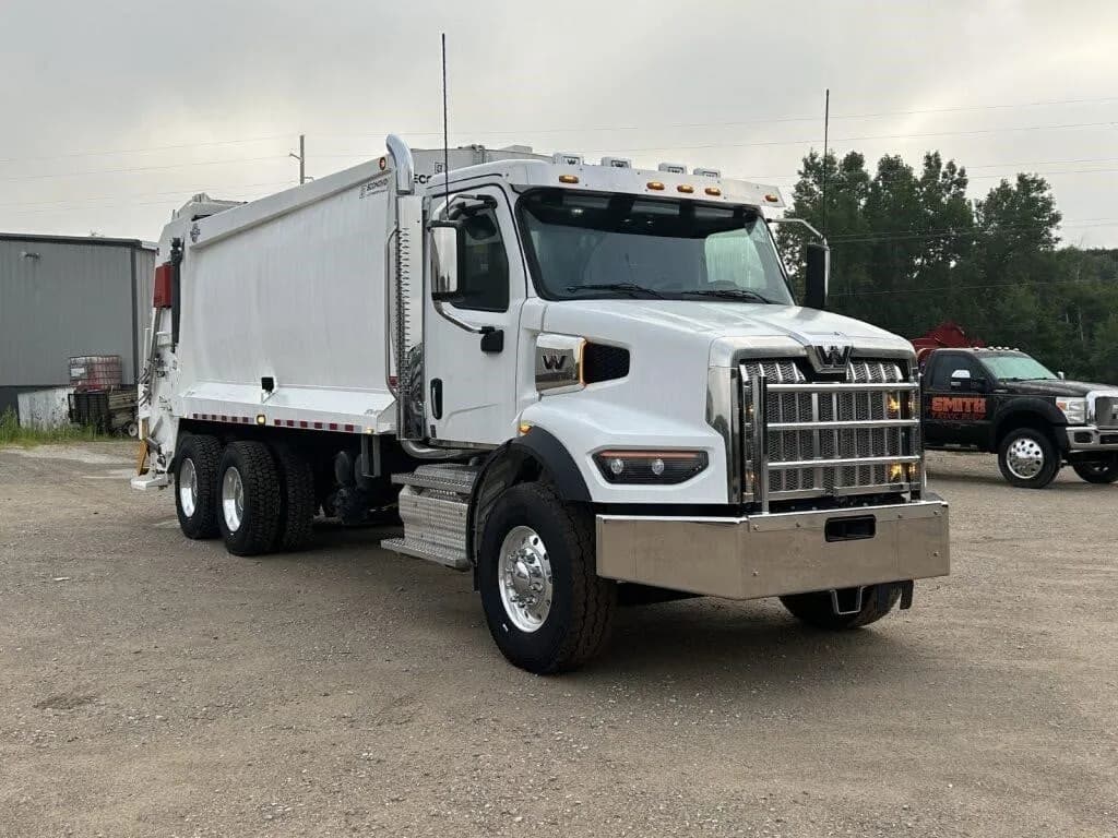 2025 Western Star 47X - Garbage
