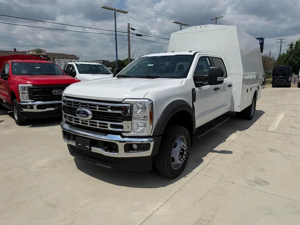 2025 Ford F-450 Crew Cab - Service