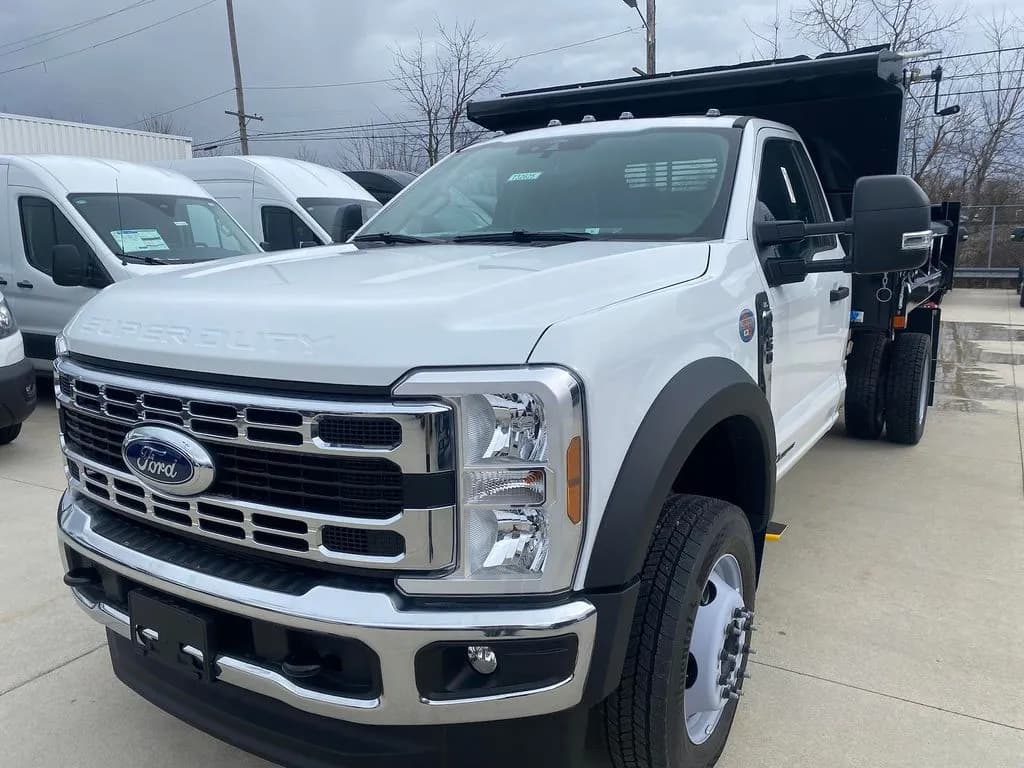 2025 Ford F-450 - Dump