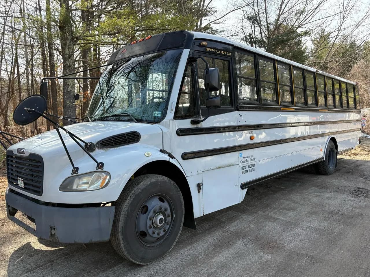 2009 Freightliner B2 Bus Chassis 47 PASSENGER BUS - Passenger Bus / Shuttle Bus / SUV