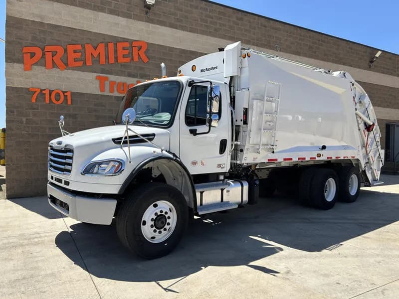 2025 Freightliner M2 106 - Garbage
