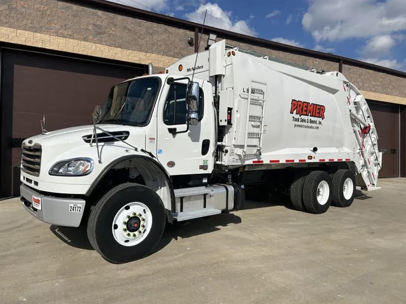 2025 Freightliner M2 106 - Garbage