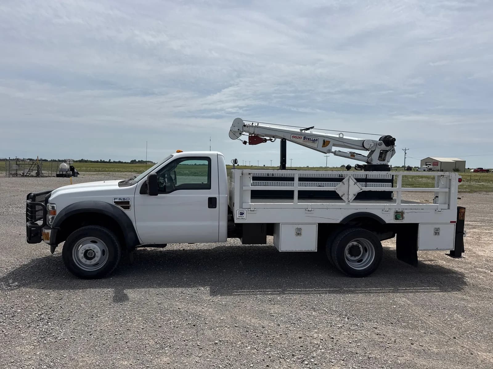 2010 Ford F-550 Chassis - Crane