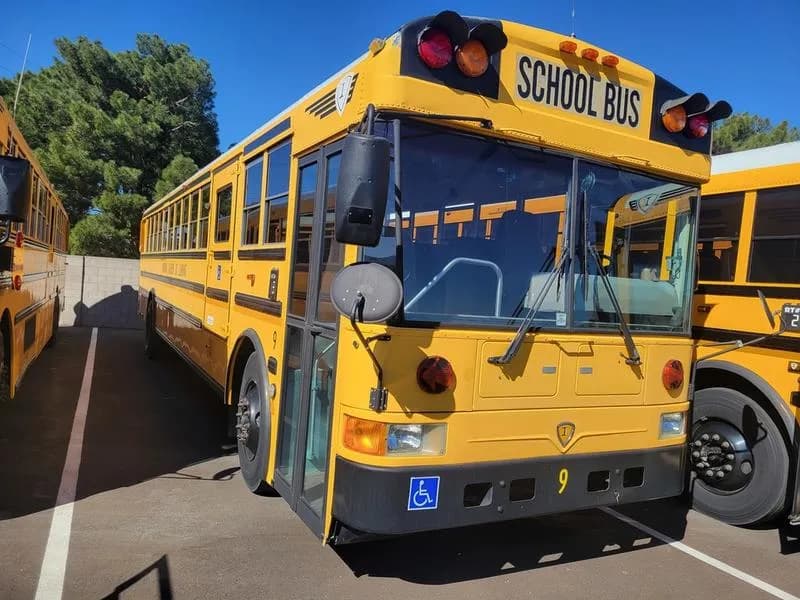 2004 International RE - Passenger Bus / Shuttle Bus / SUV