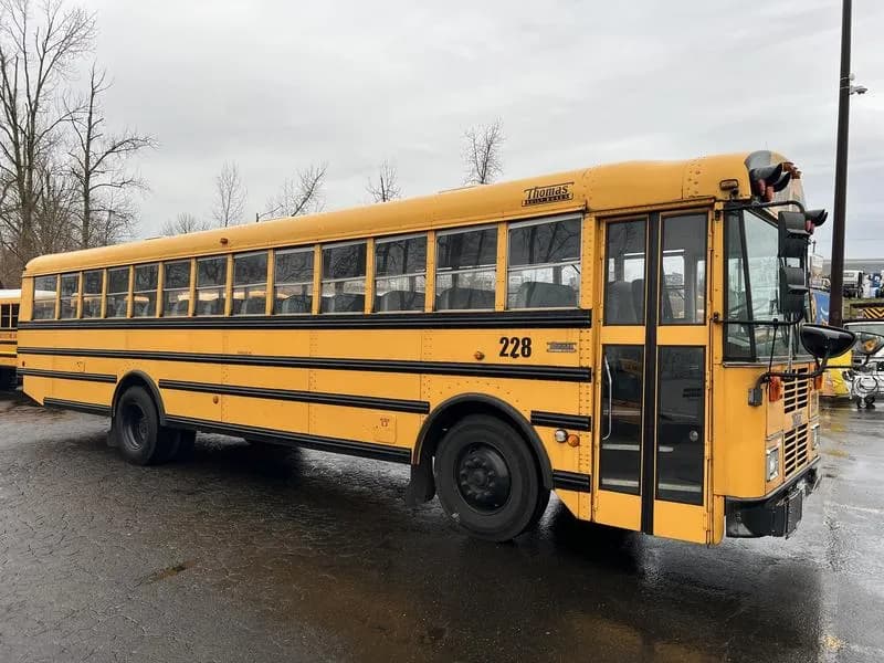 2004 Thomas Built MVP-EF - Passenger Bus / Shuttle Bus / SUV