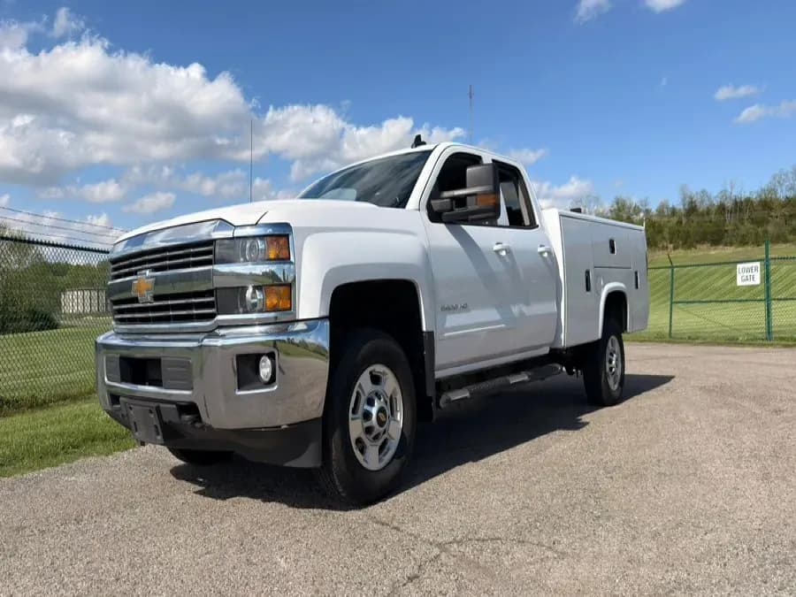 2017 Chevrolet Silverado 2500HD - Service