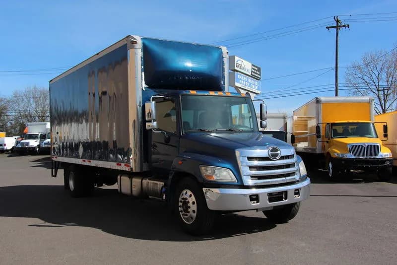 2013 Hino 338