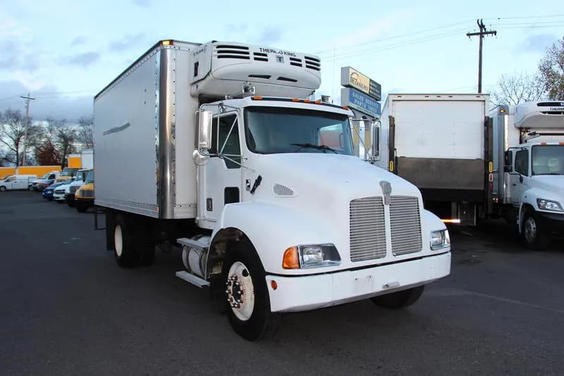 2001 Kenworth T300