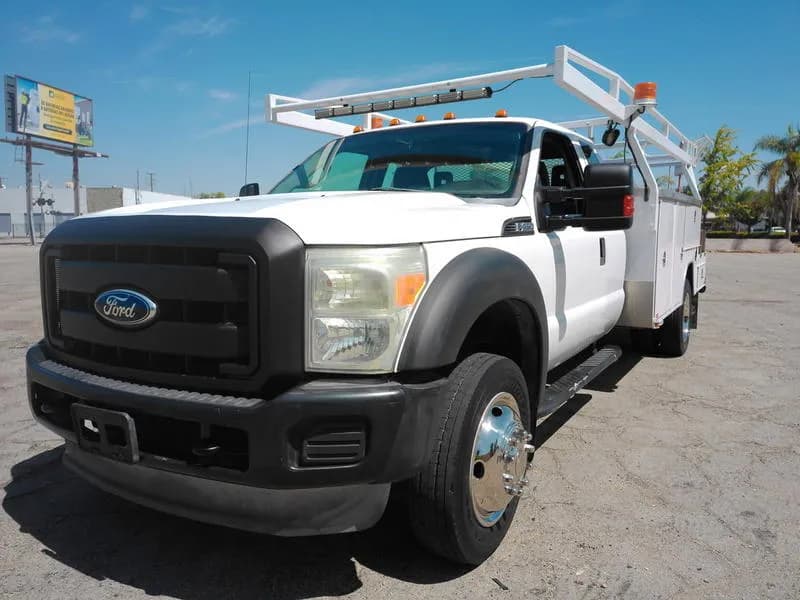 2011 Ford F450 - Bucket