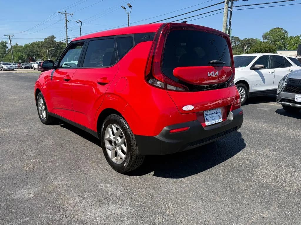 2022 Courtesy Auto Sales SOUL - Vans