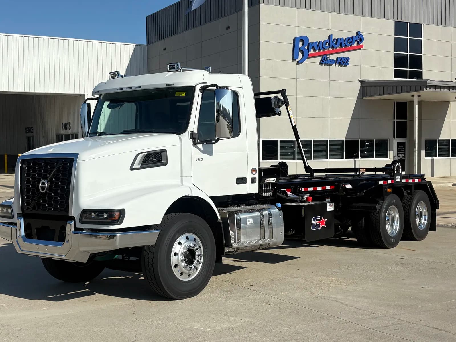 2026 Volvo VHD64B300