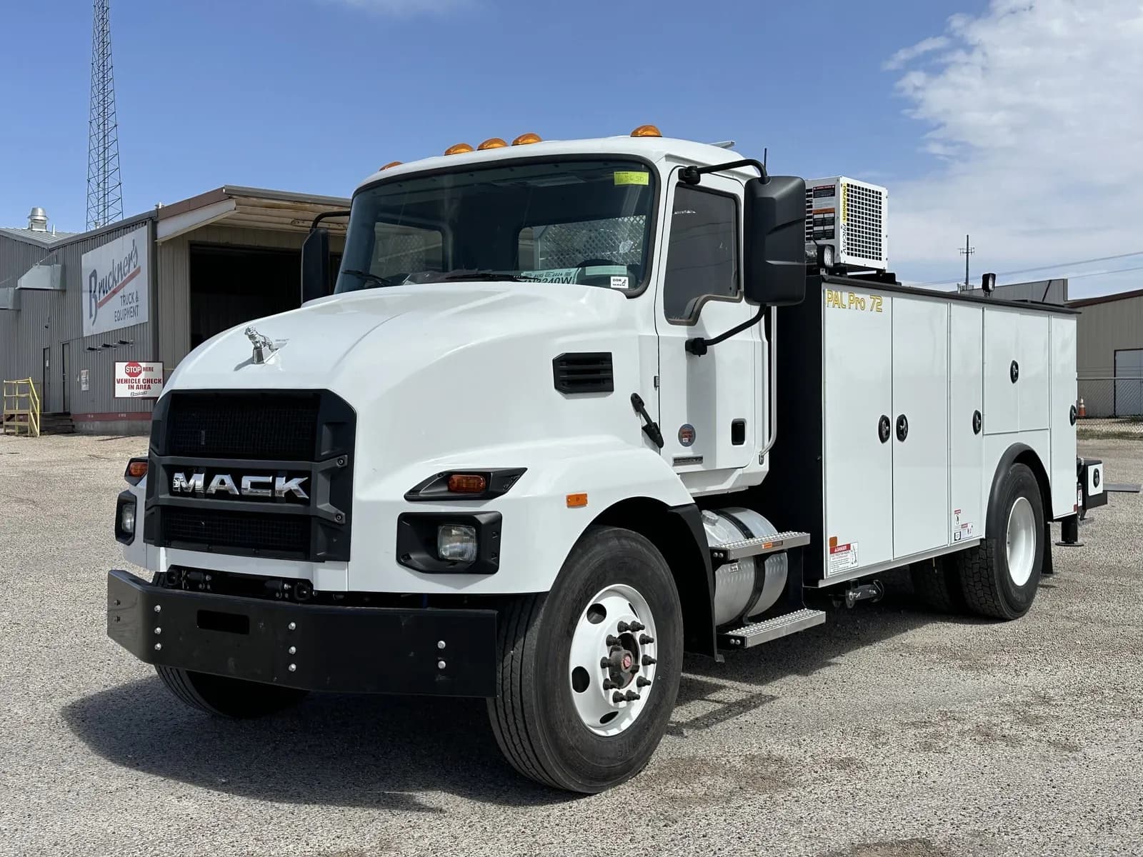 2025 Mack MD7 - Service
