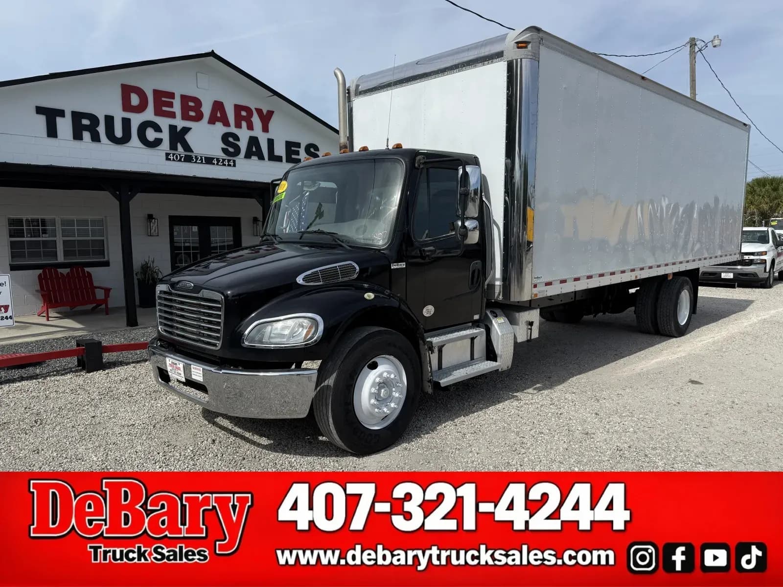 2018 Freightliner M2 106 - Box