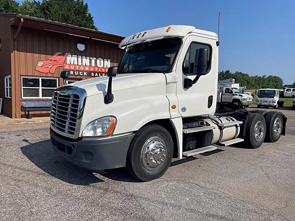 2014 Freightliner Cascadia - Day Cab