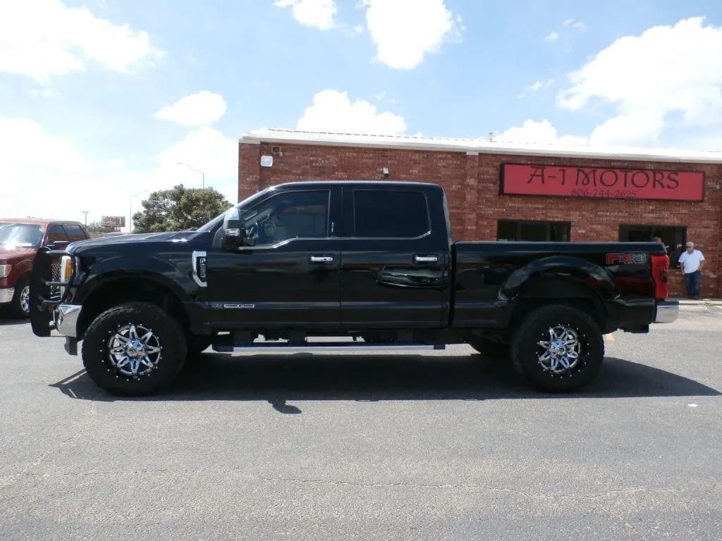 2017 Ford F-250 SD XL Crew Cab - Pickup