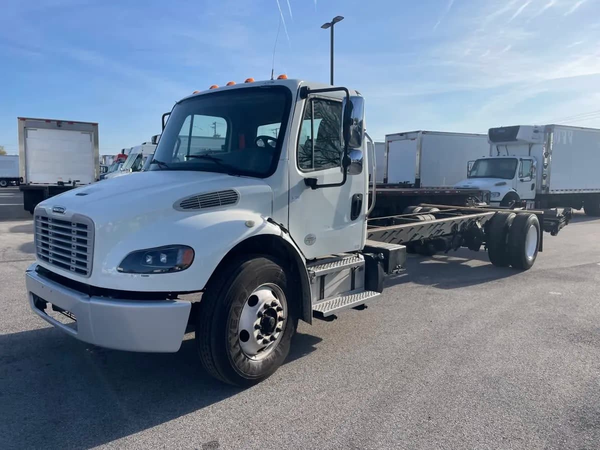 2020 Freightliner M2 106 - Chassis