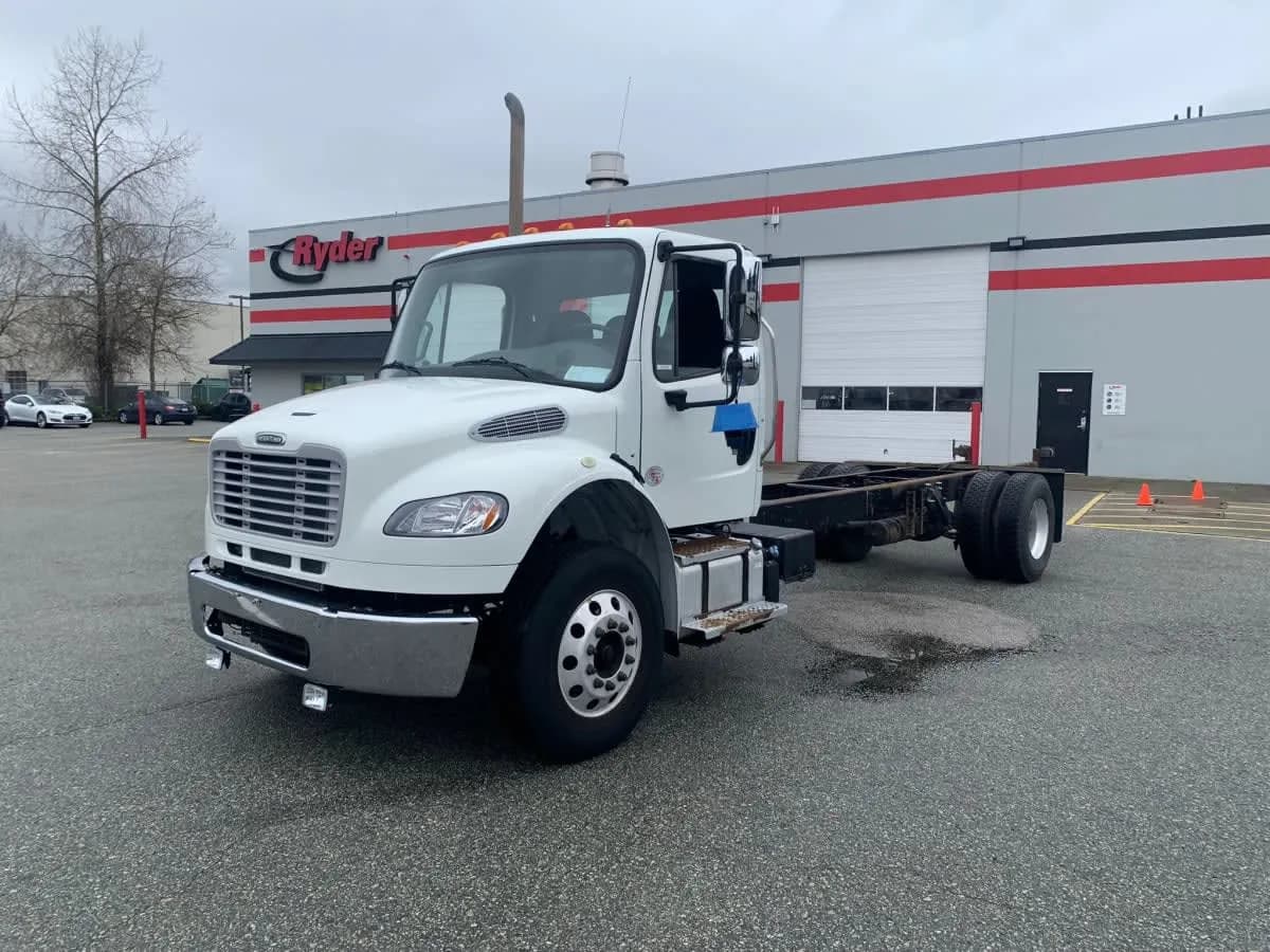 2018 Freightliner M2 106 - Box