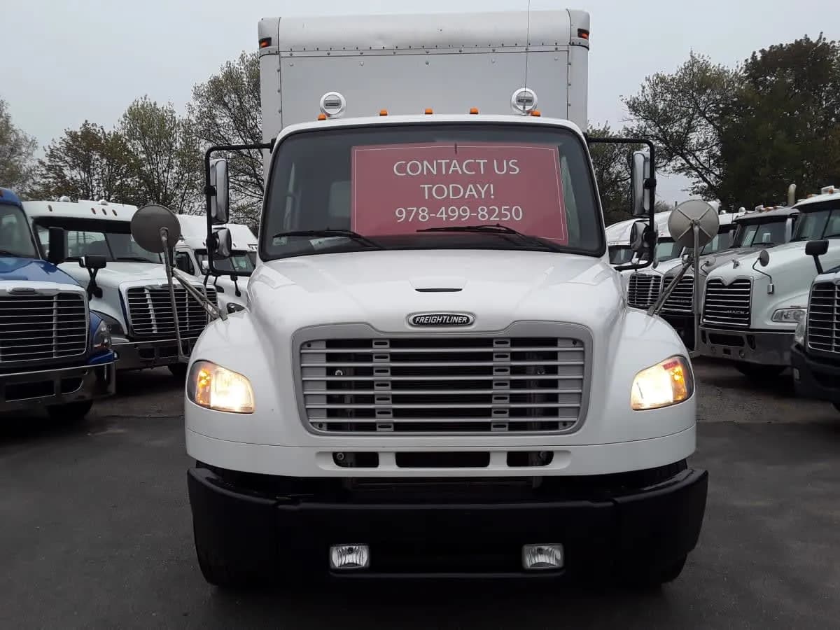 2018 Freightliner M2 106 - Box
