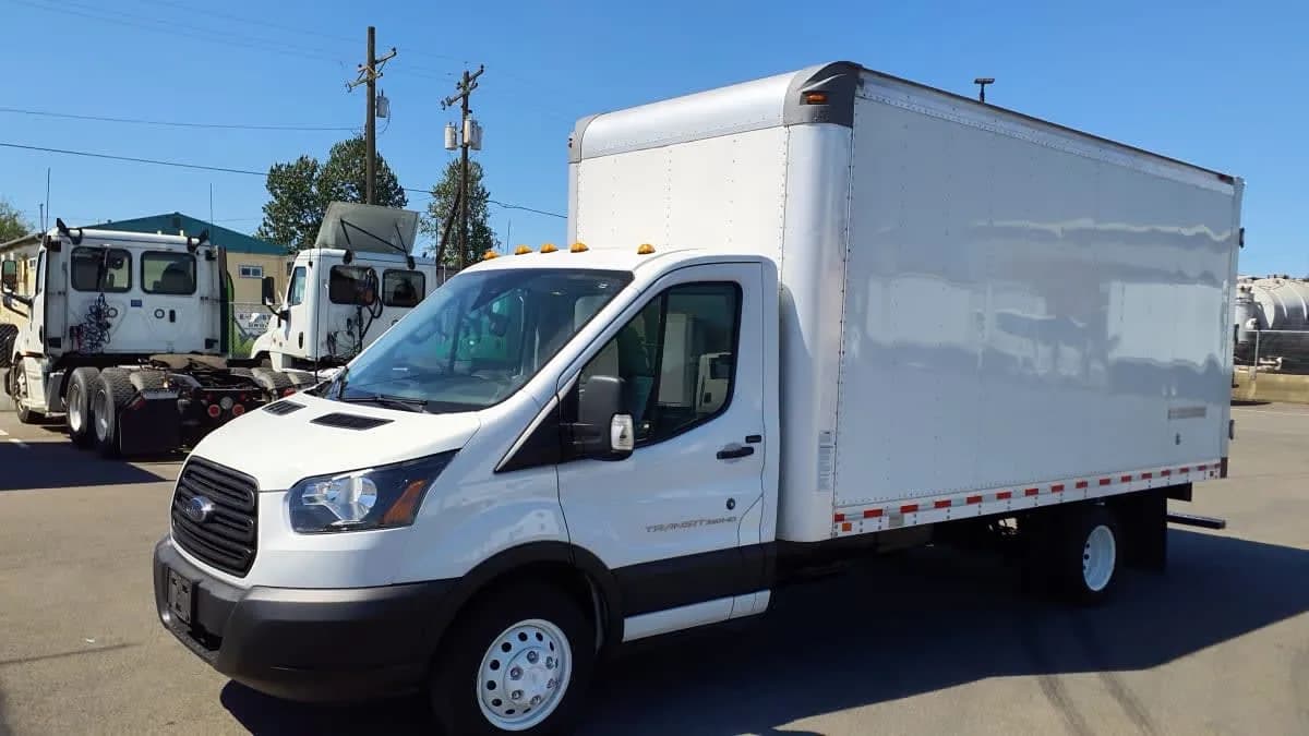 2019 Isuzu NPR HD - Box