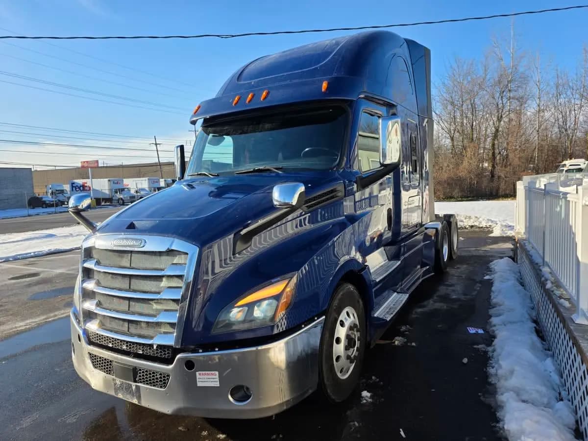 2020 Freightliner NEW - Day Cab