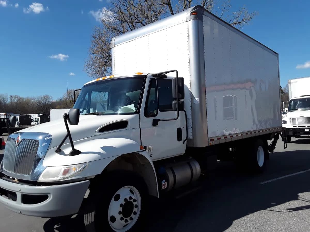 2018 Navistar International 4300 - Vans