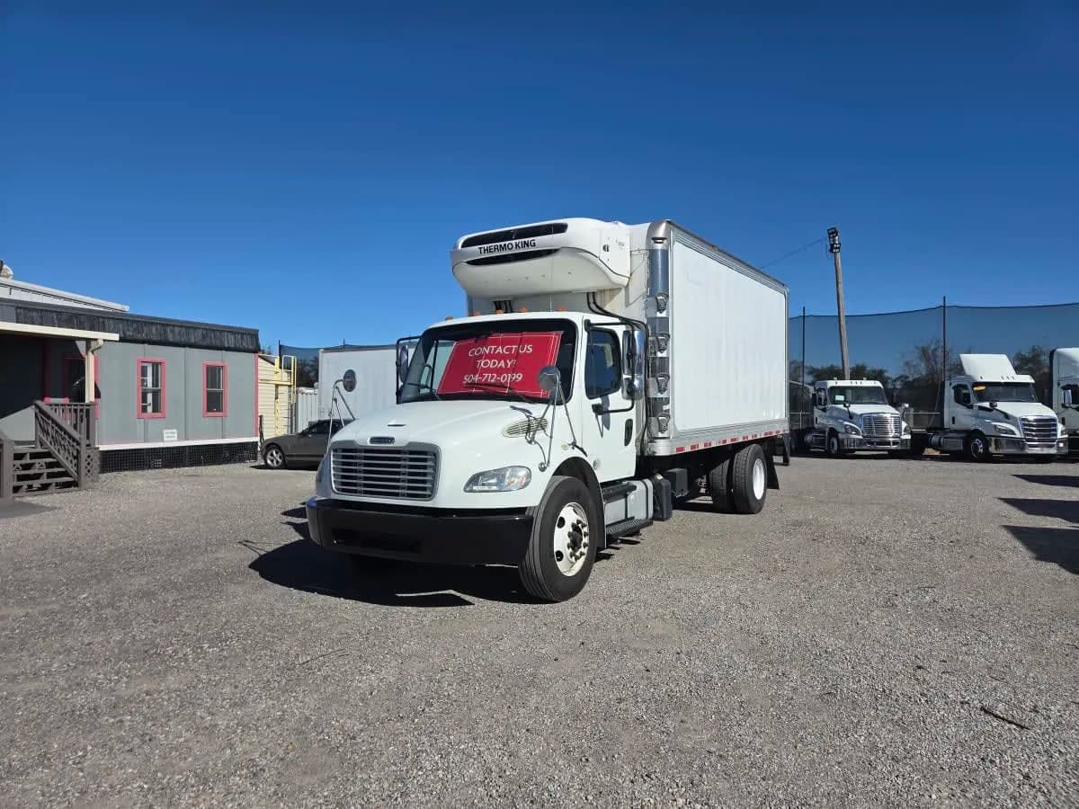 2019 Freightliner M2 106 - Vans