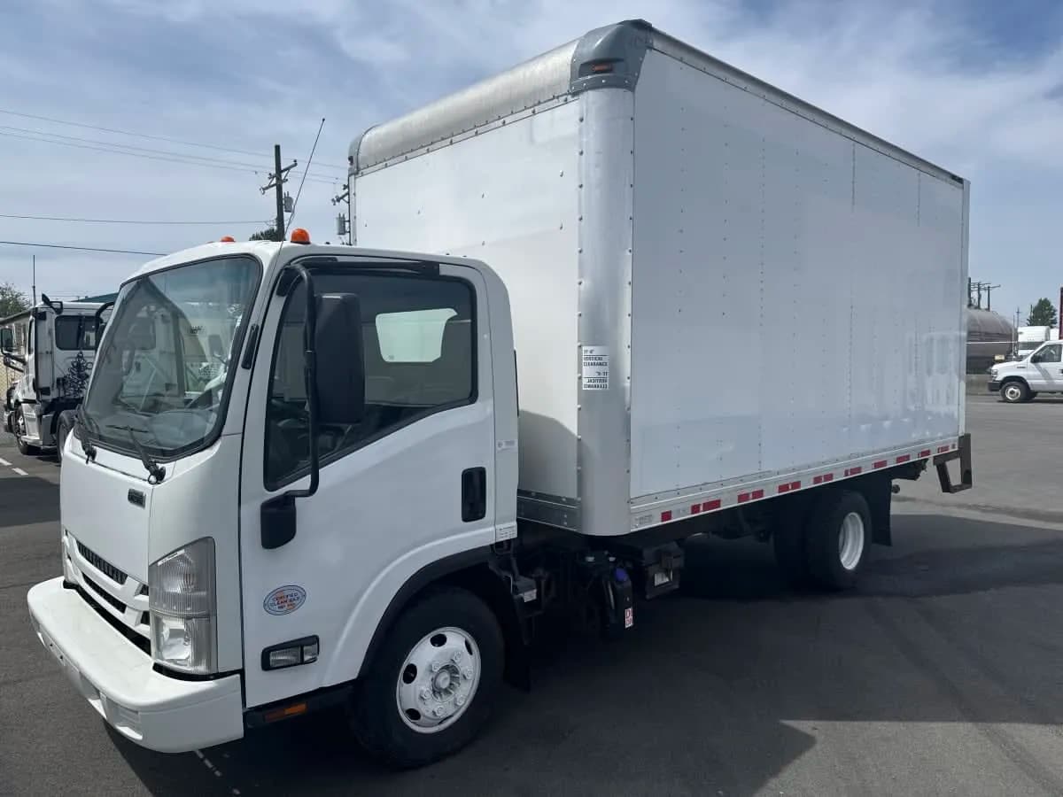 2018 Isuzu NPR HD - Box