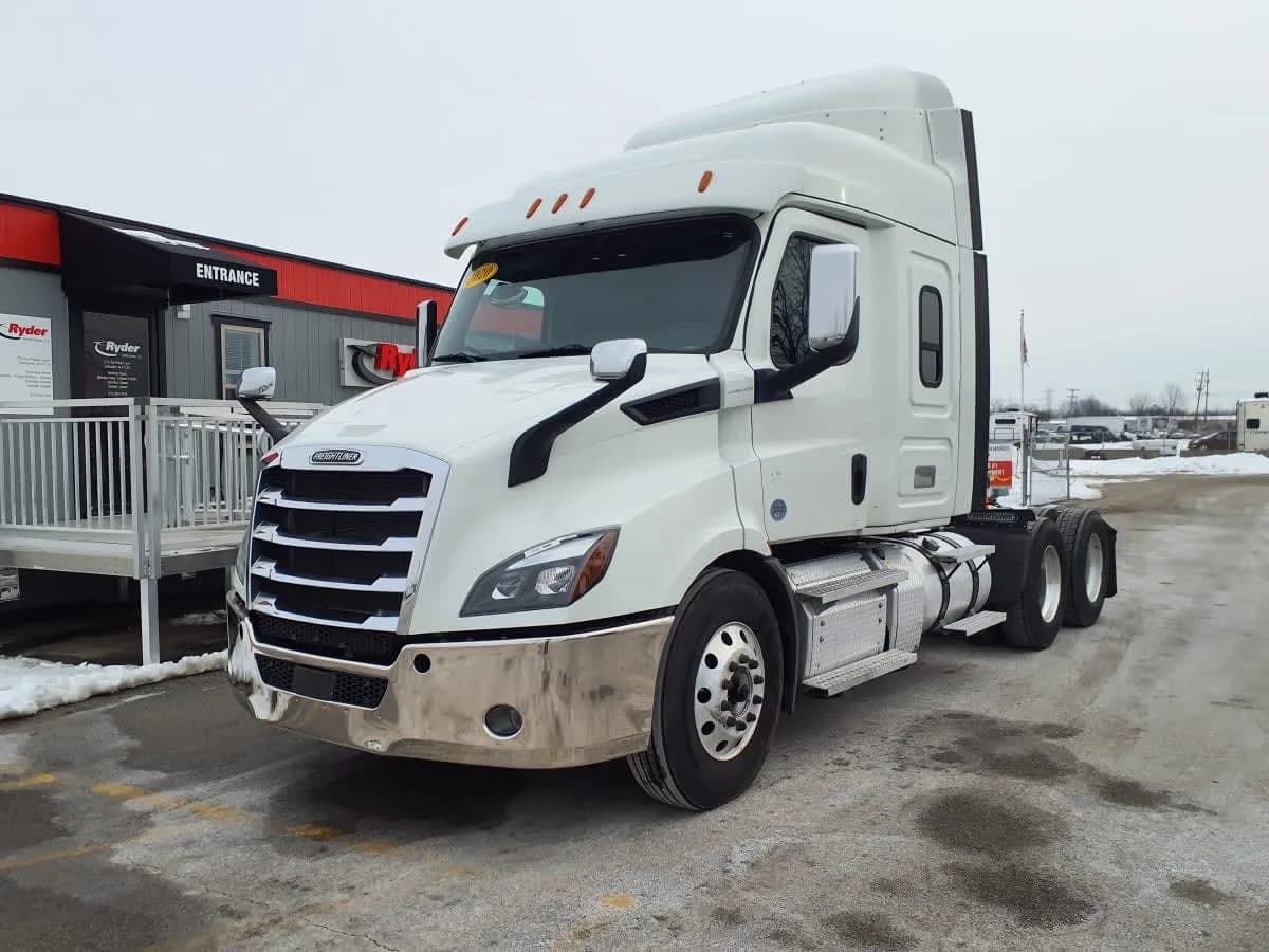 2020 Freightliner Cascadia - Day Cab