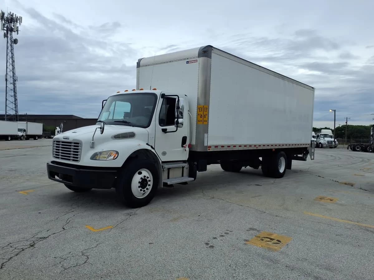 2022 Freightliner M2 106 - Box