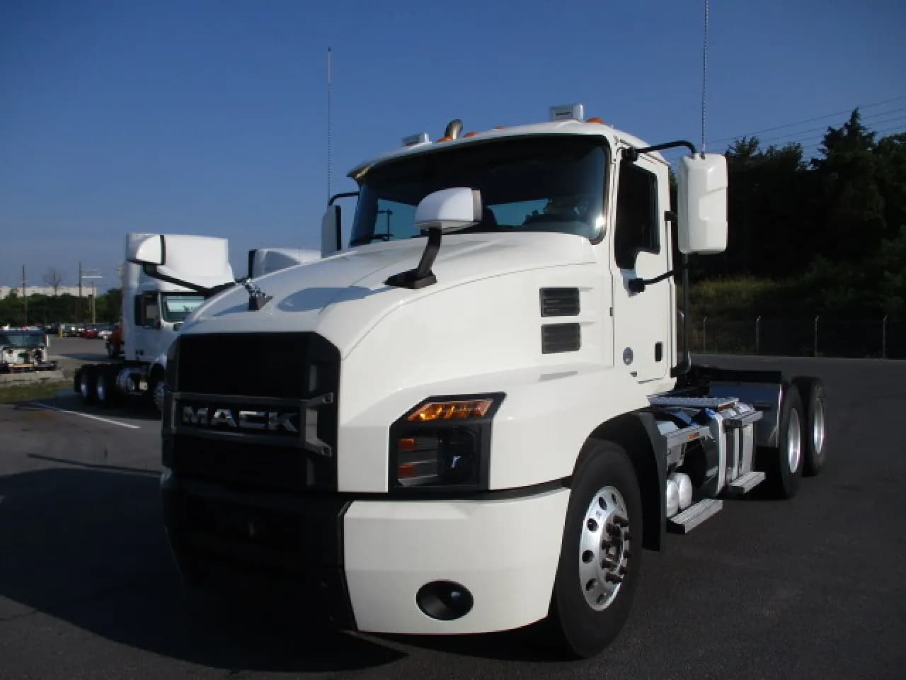 2019 Mack AN64T Daycab - Day Cab