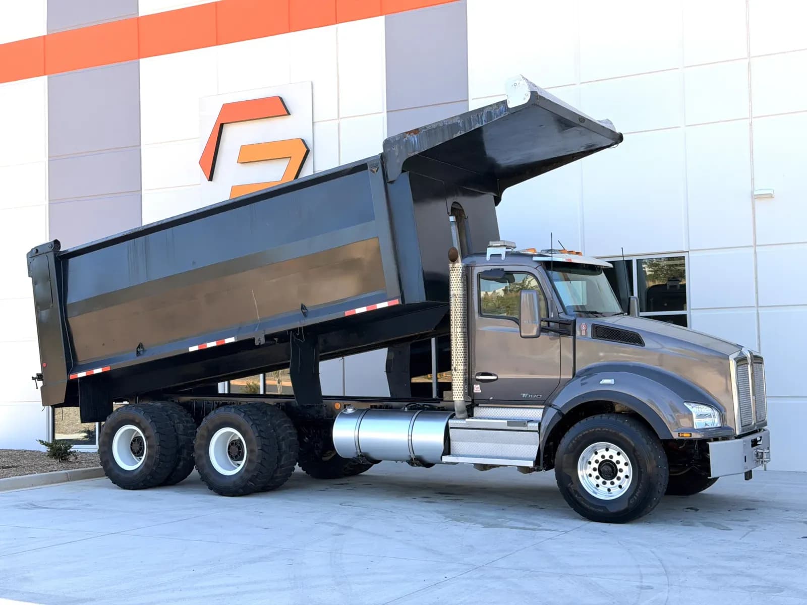 2020 Kenworth T880 - Dump