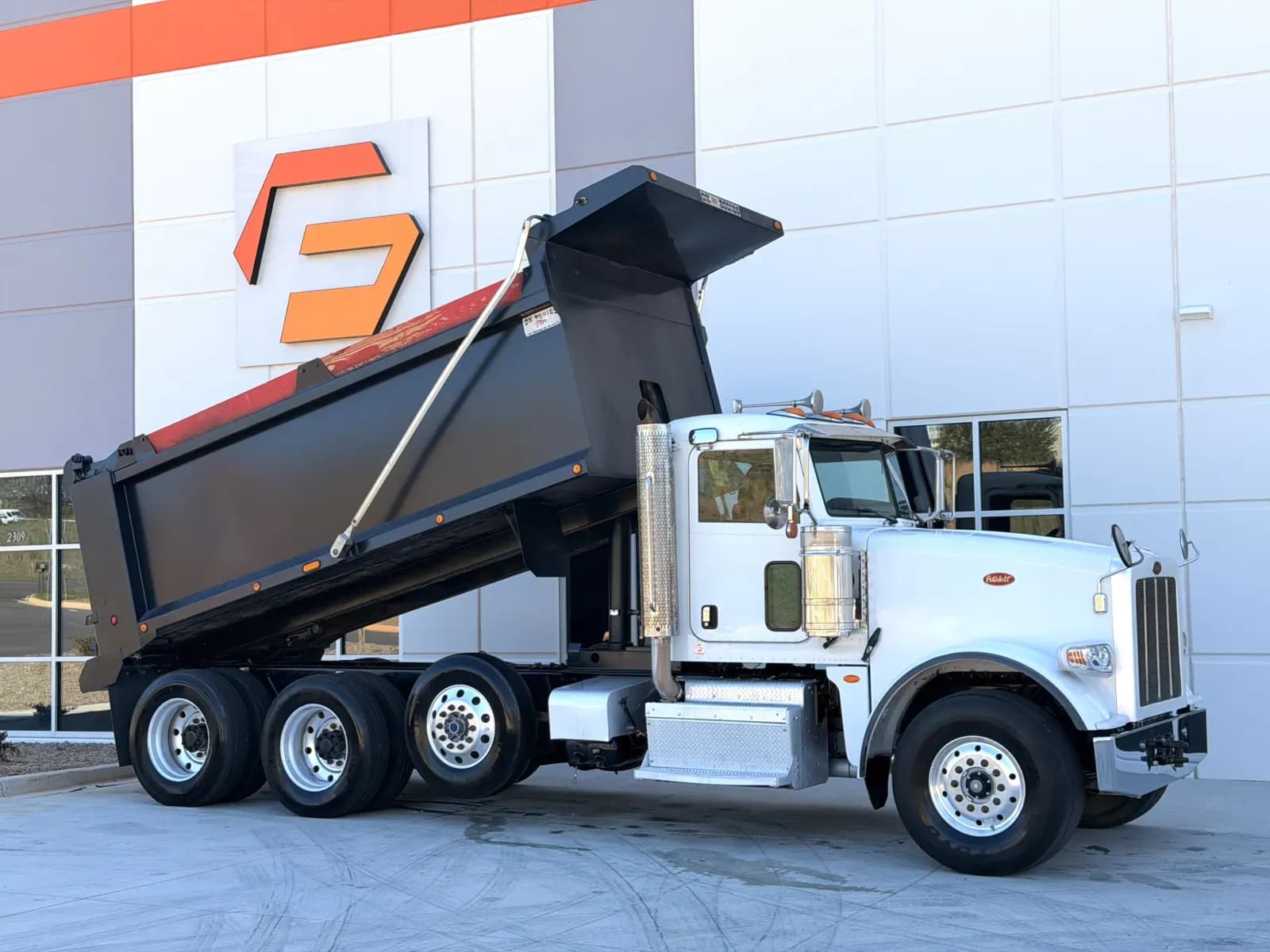 2016 Peterbilt 367 - Dump