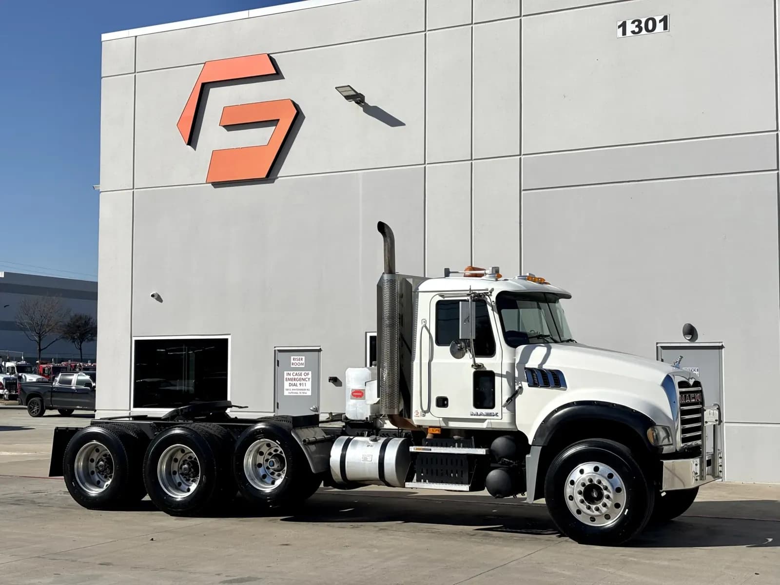 2010 Mack GU713 - Day Cab