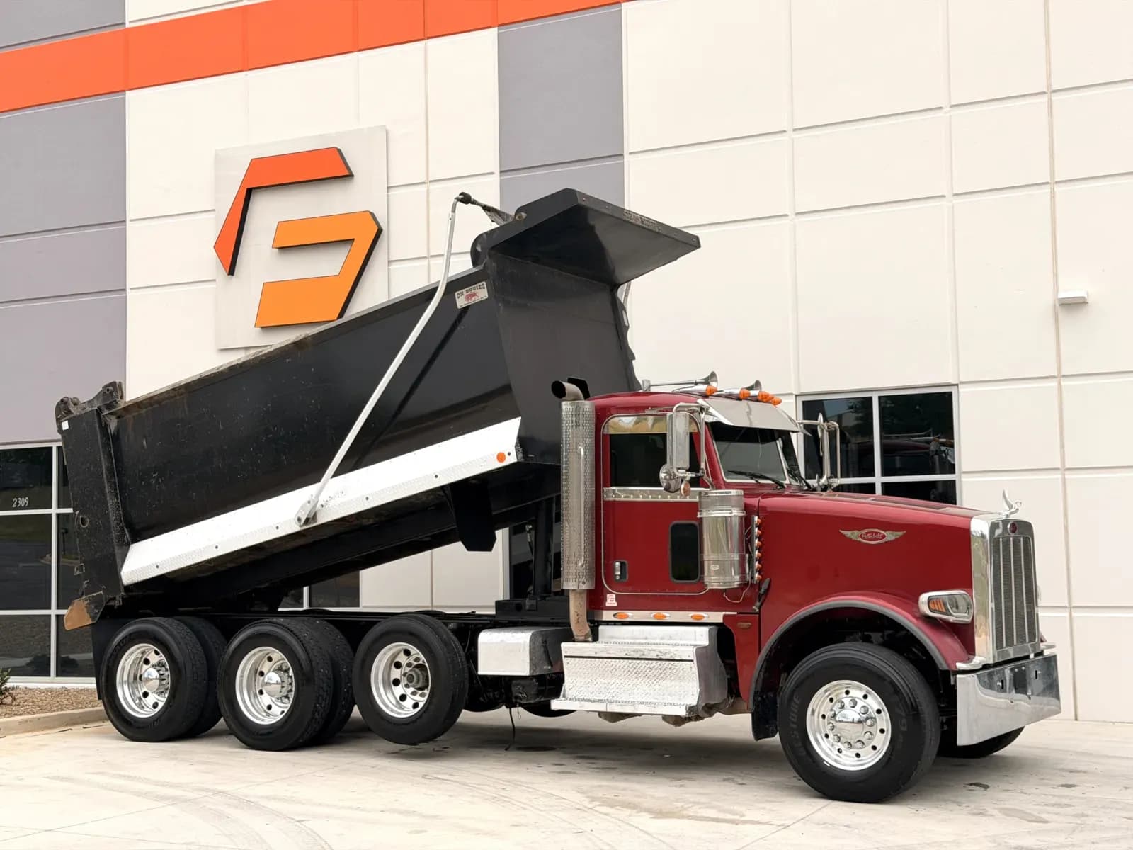 2019 Peterbilt 367 - Dump
