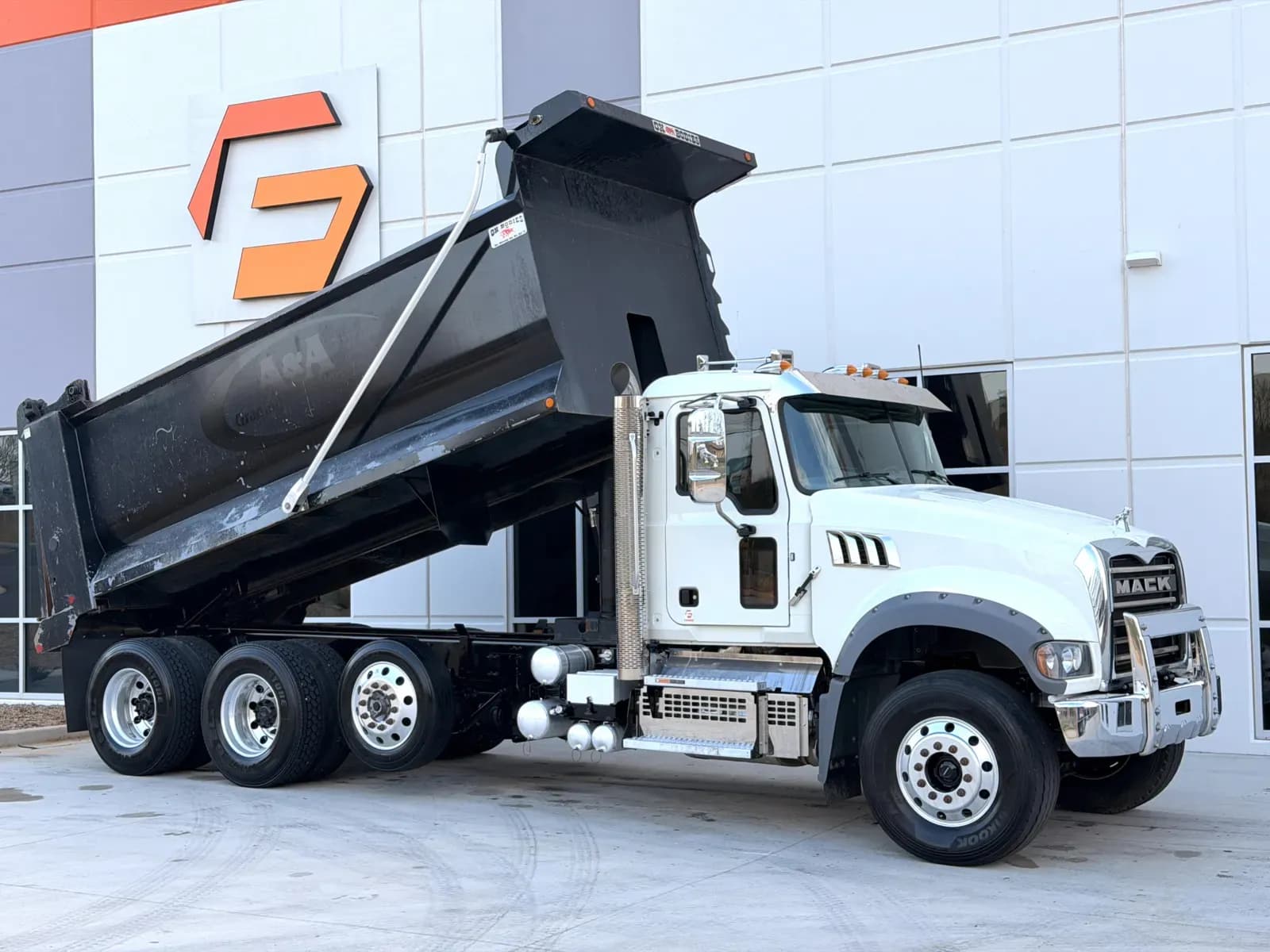 2023 Mack GR84FR - Dump