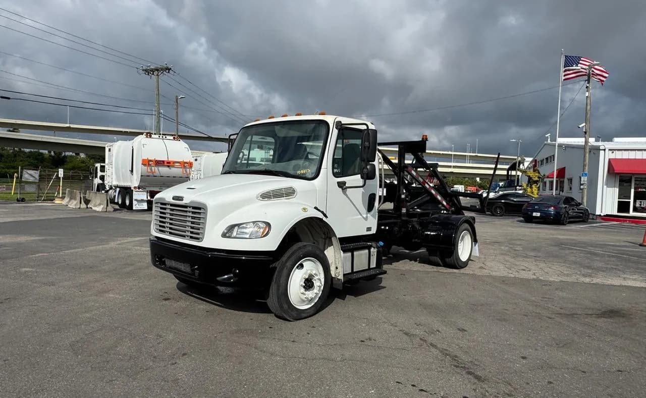 2016 Freightliner M2 106
