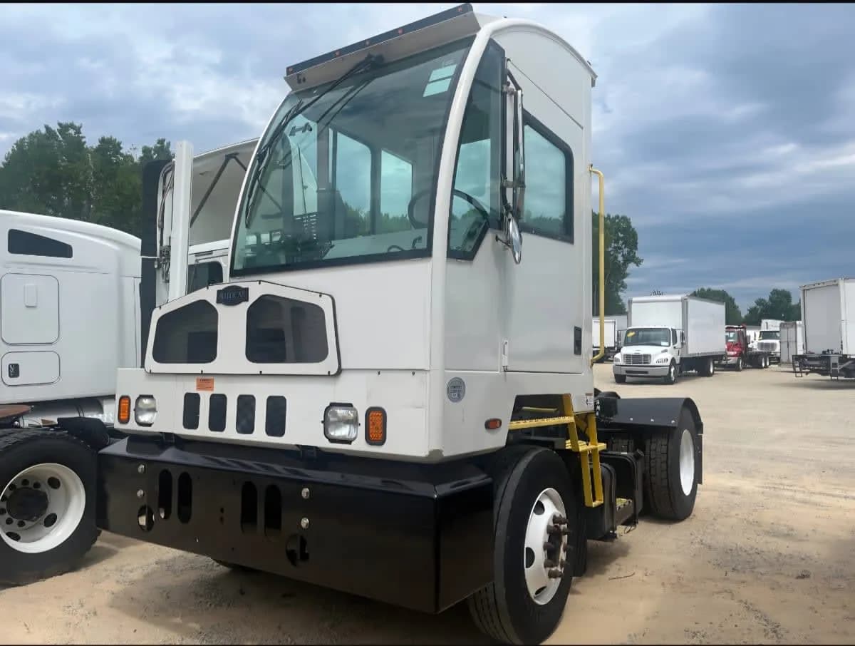 2020 Autocar ACTT64 - Yard Spotter Trucks