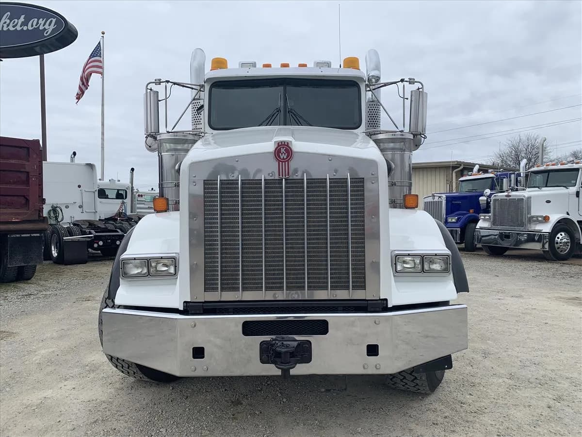 2014 Kenworth T800 - Day Cab