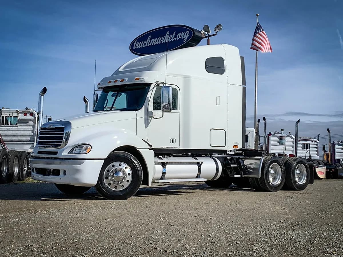 2018 Freightliner Columbia - Glider Kit Trucks