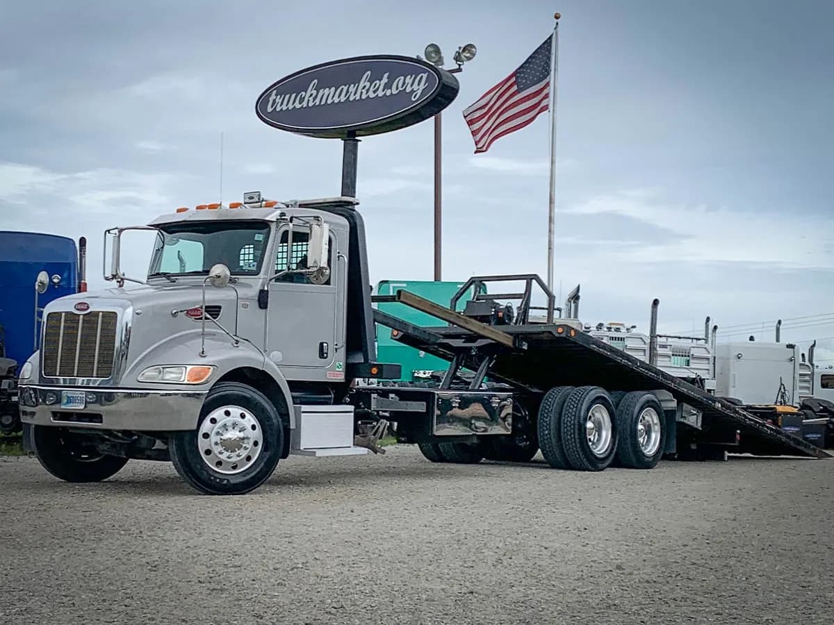 2014 Paccar 348 - Tow