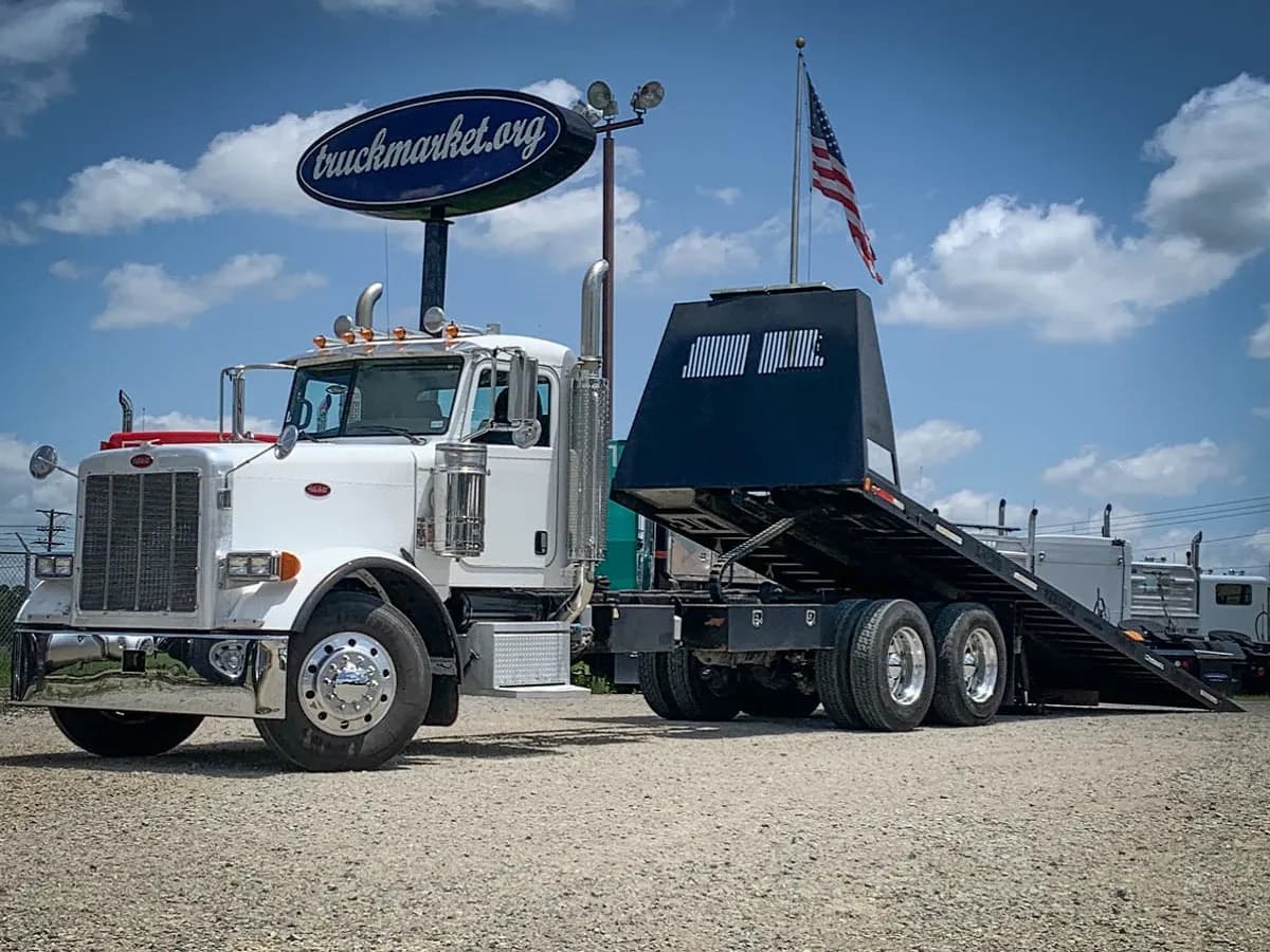 2007 Cat 379 - Tow