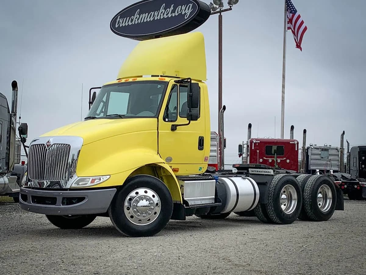 2015 International 8600 - Day Cab