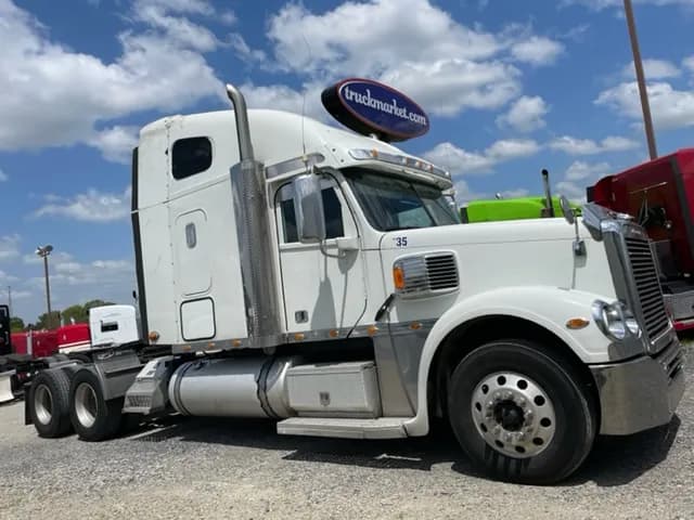 2016 Freightliner Coronado - Glider Kit Trucks