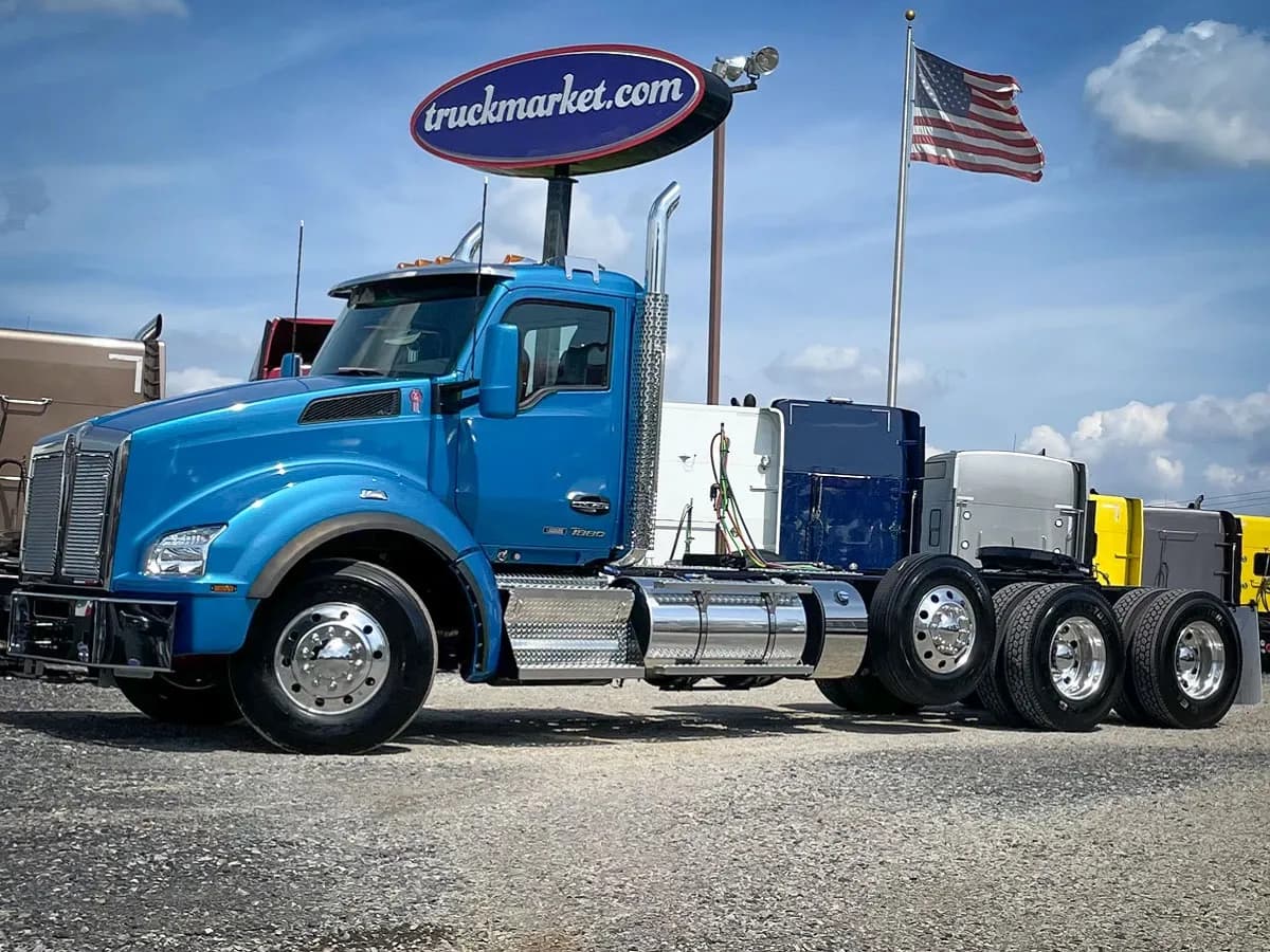 2023 Kenworth T880 TRI - Day Cab