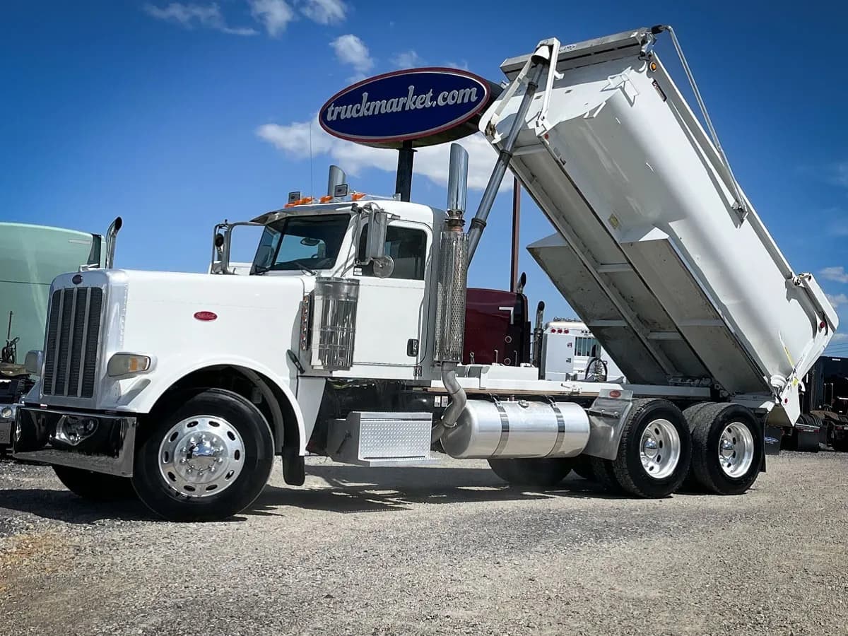 2008 Peterbilt 388 - Dump