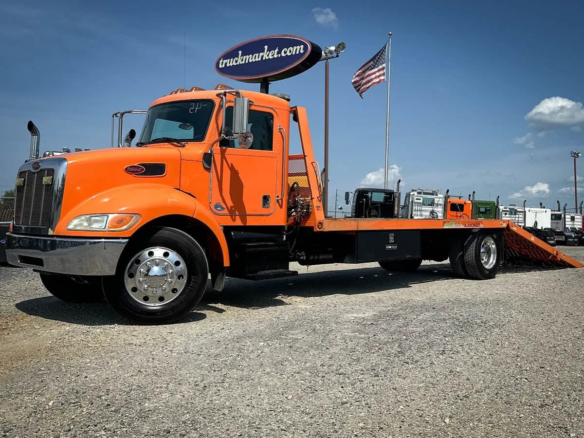 2016 Peterbilt 337 - Tow
