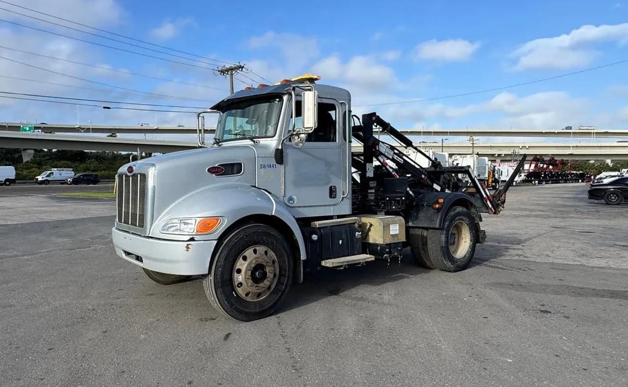 2015 Peterbilt 337