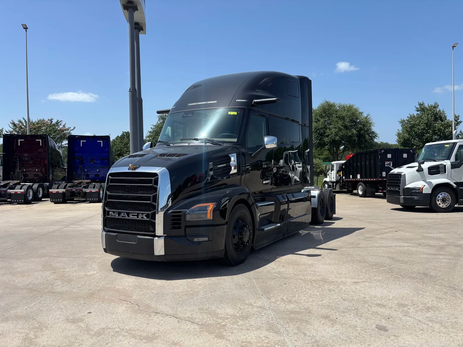 2027 Mack PR64T76H - Sleeper